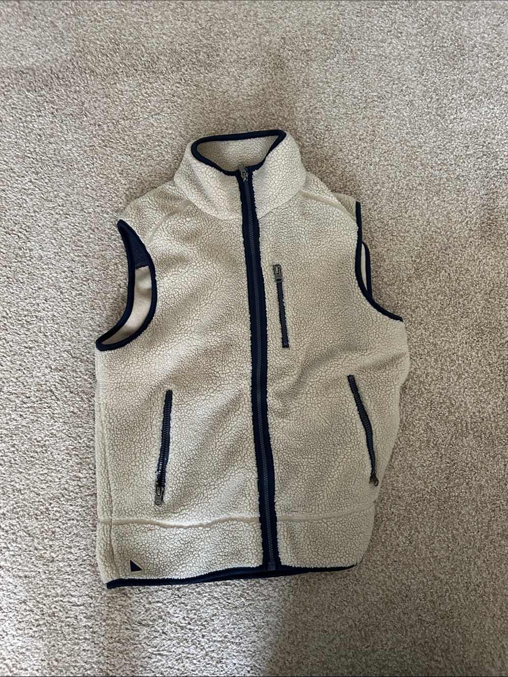 UNTUCKit Cream Sherpa Vest